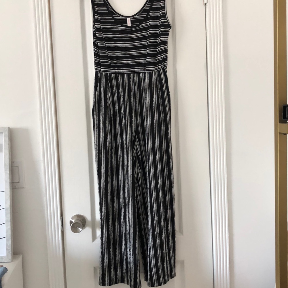 BLACK AND WHITE CULOTTES ROMPER